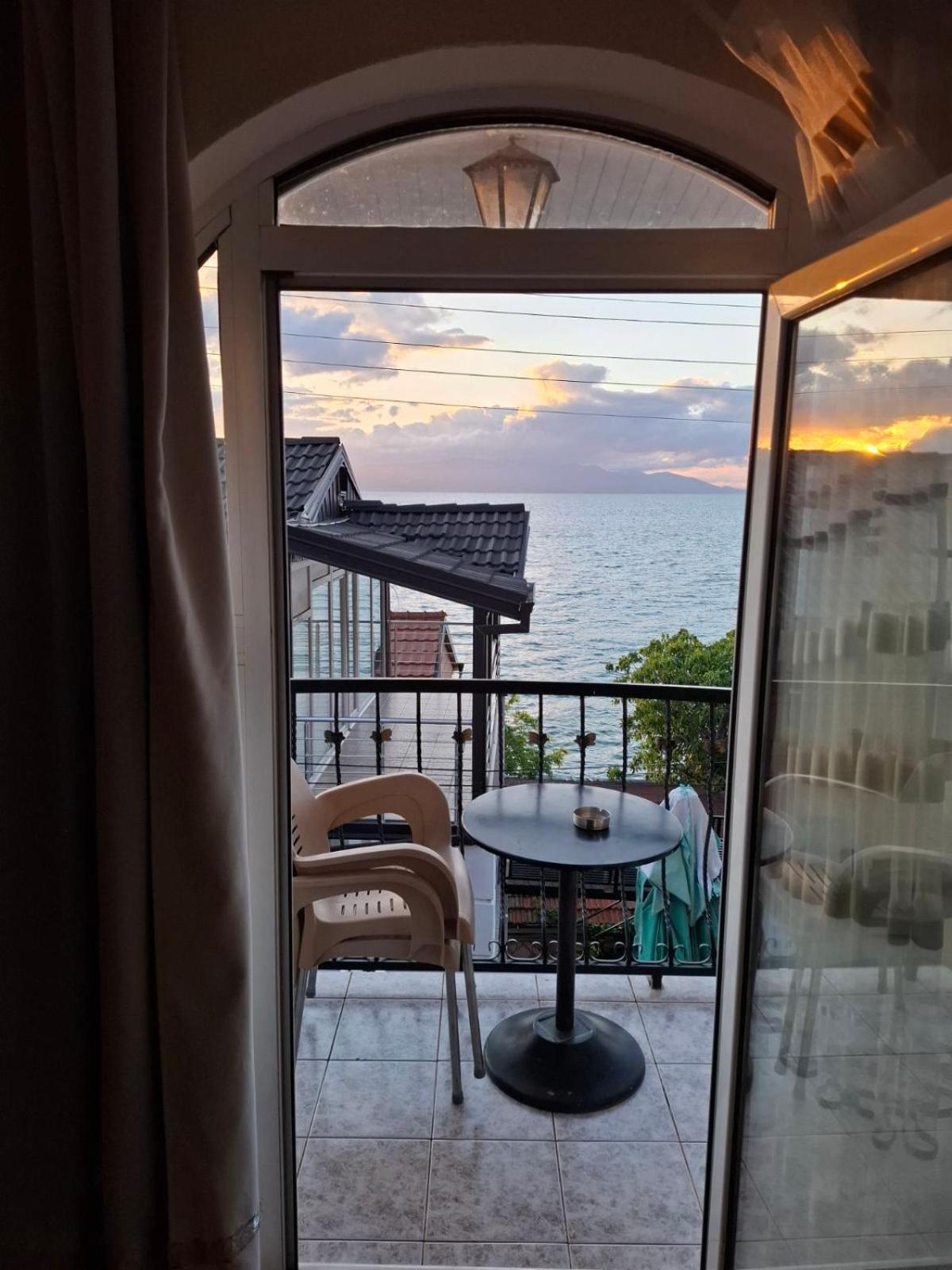 Villa Gjorgi オフリド エクステリア 写真